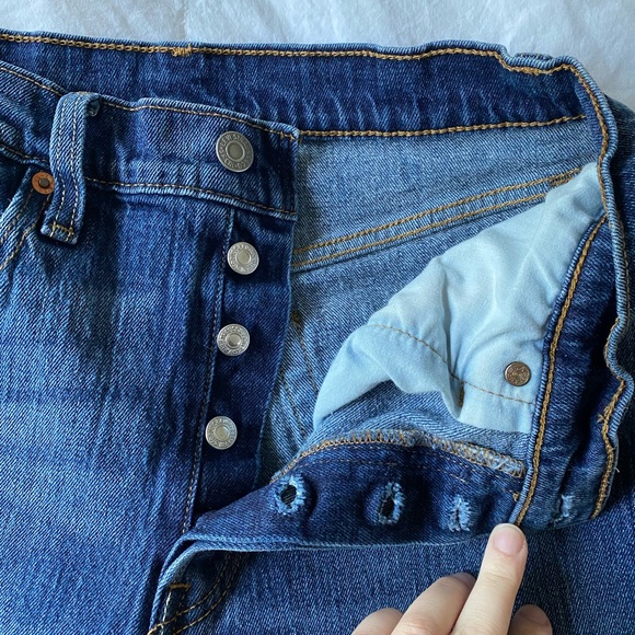 Levi’s 501 Skinny Raw Hem Jeans - Picture 7 of 12